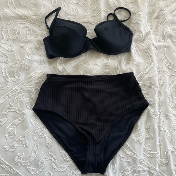 Bikini Set - Picture 1 of 1